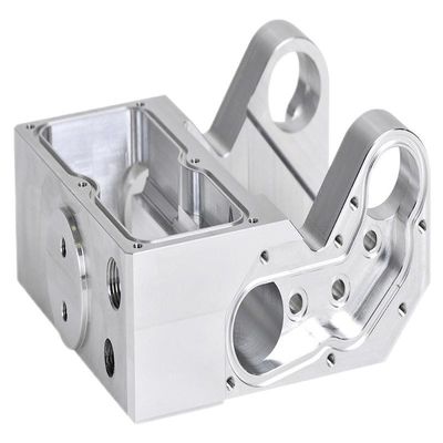 Chiếc máy CNC 5 trục Titanium chính xác
